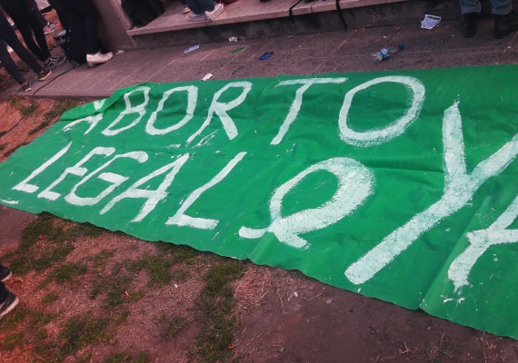 La marea verde conformada por las mujeres argentinas logró el aborto legal